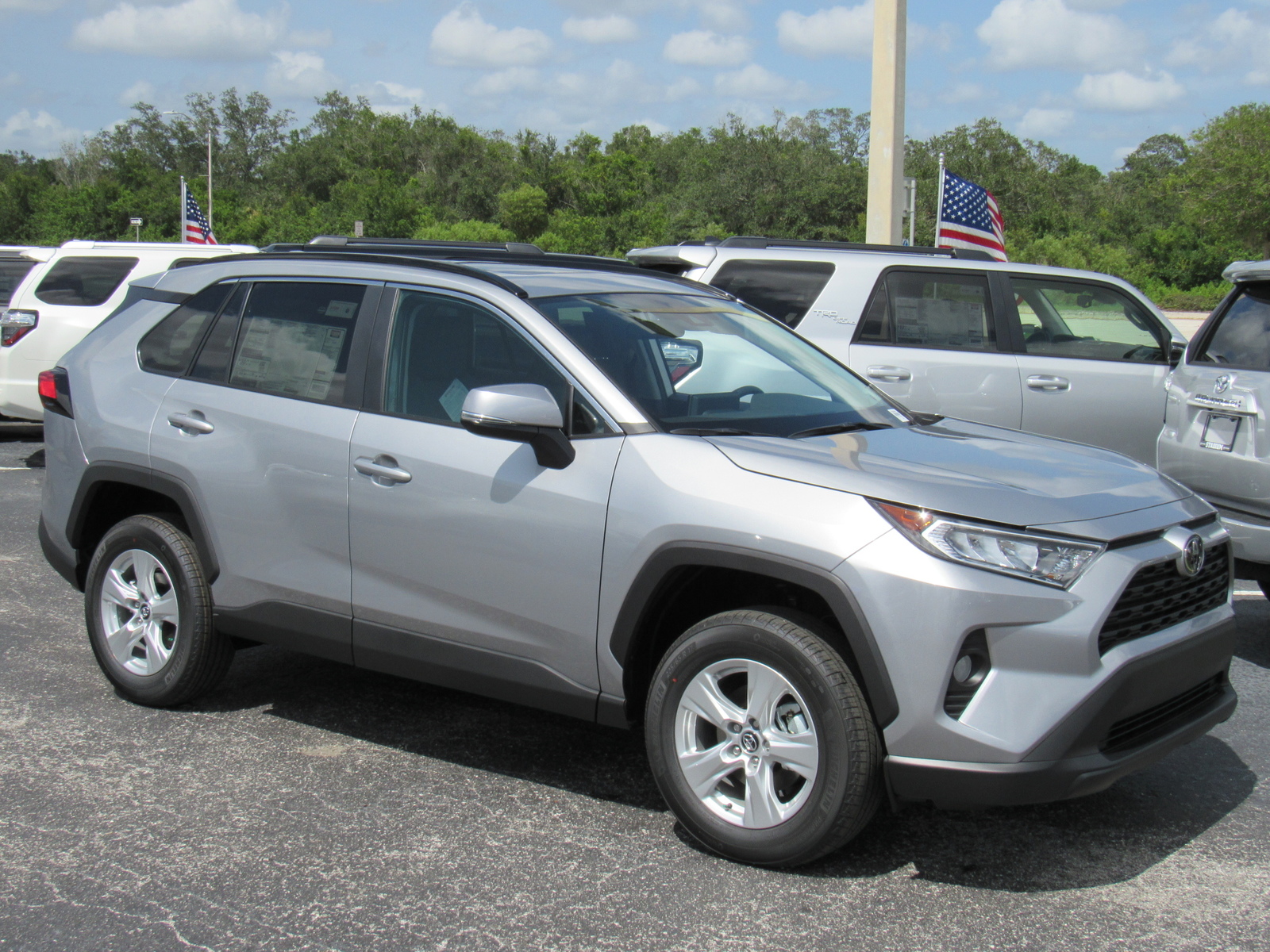 New 2020 Toyota RAV4 XLE FWD (Natl) XLE FWD (Natl) Front Wheel Drive