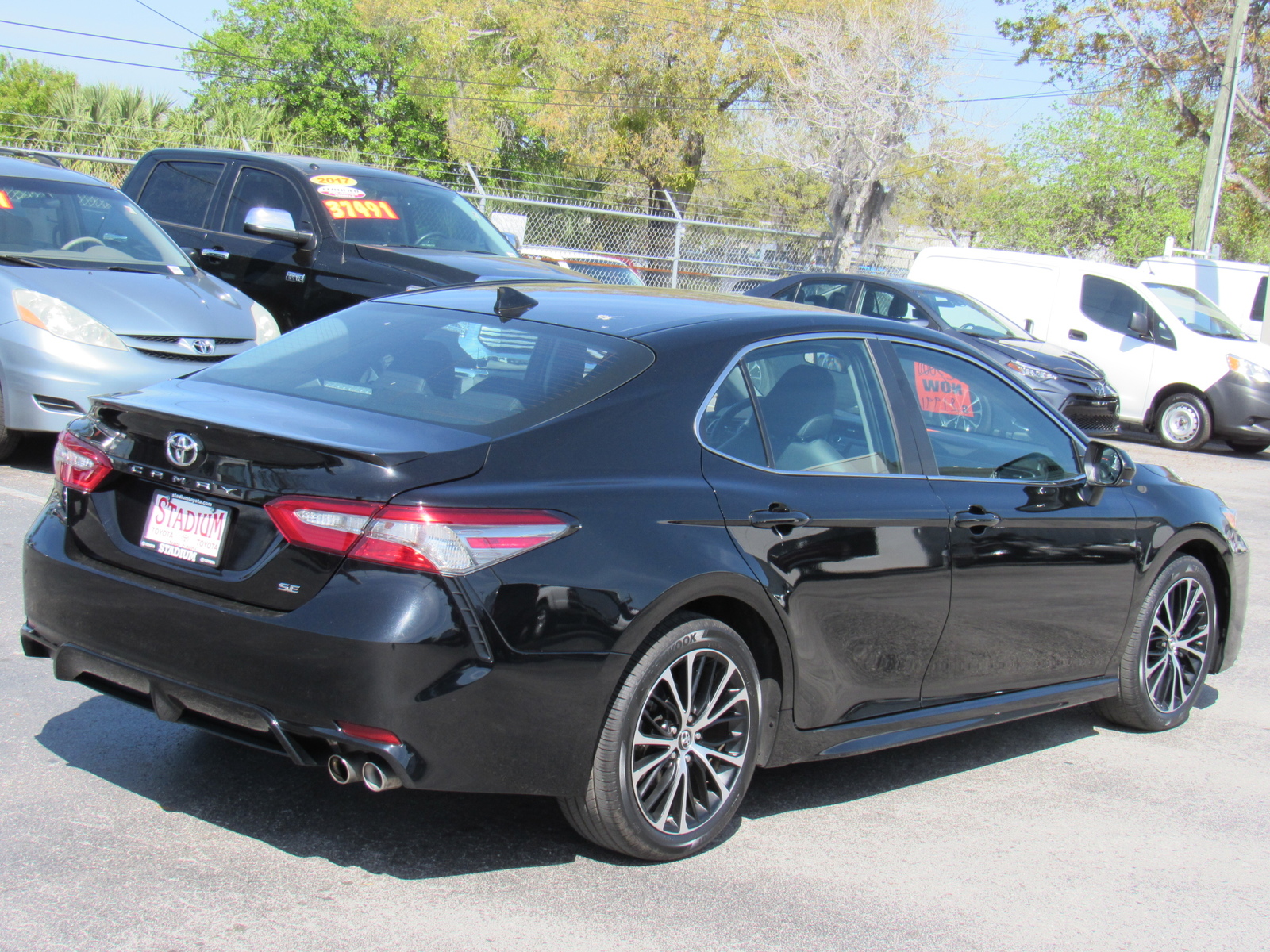 Certified Pre-Owned 2019 Toyota Camry SE Auto 4dr Car FWD