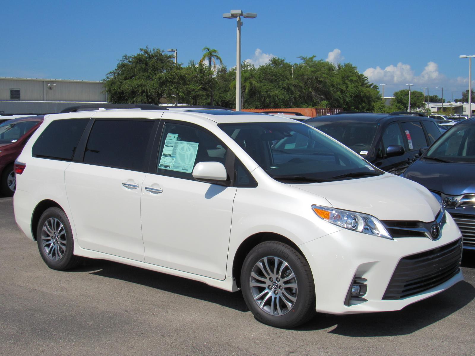 Toyota sienna и аналоги